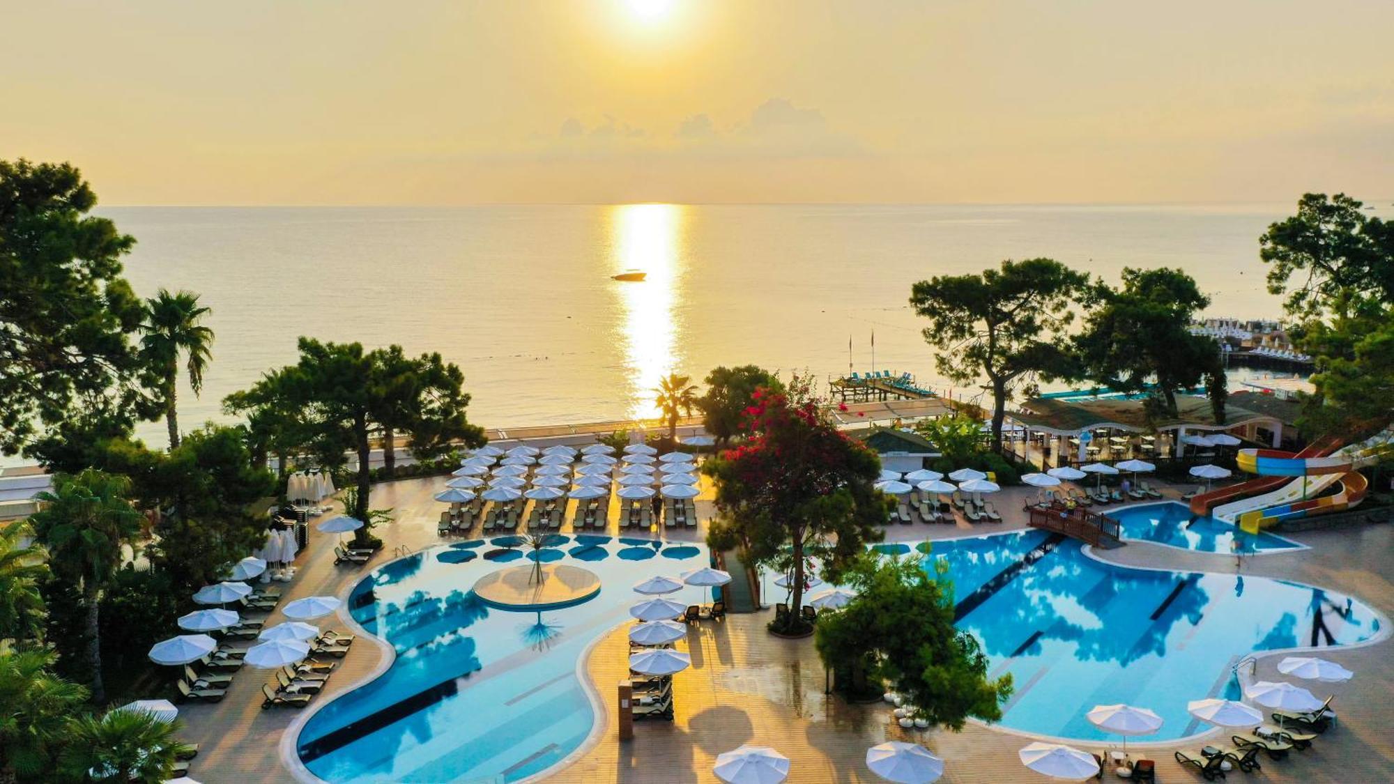 Crystal Aura Beach Resort & Spa Kemer Exterior photo