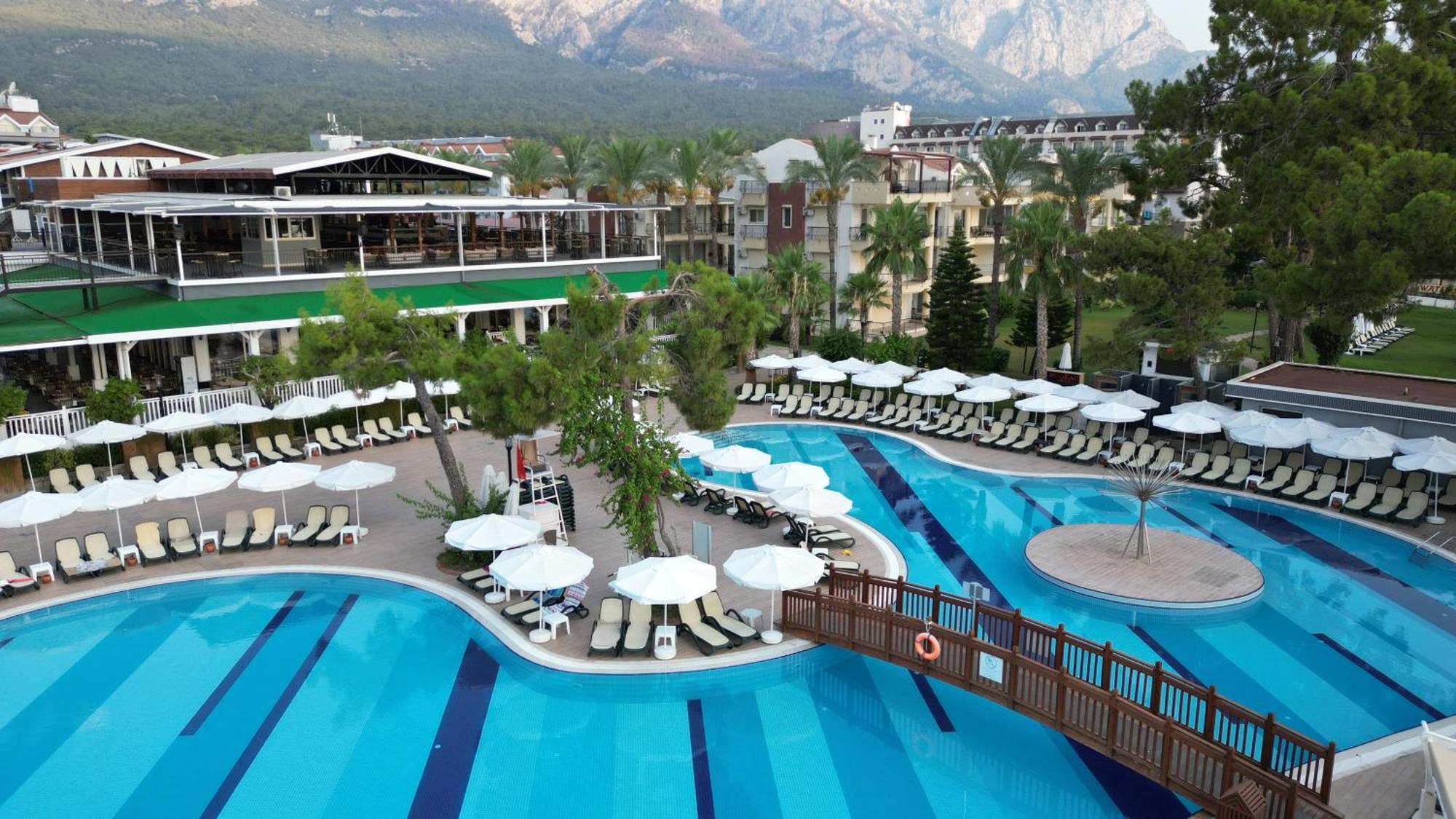 Crystal Aura Beach Resort & Spa Kemer Exterior photo