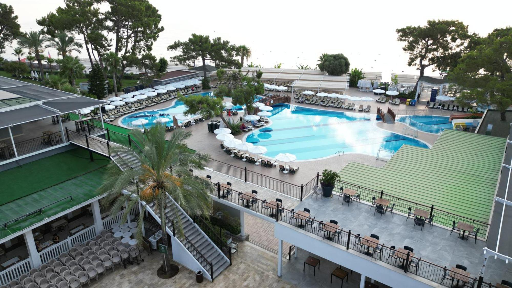 Crystal Aura Beach Resort & Spa Kemer Exterior photo