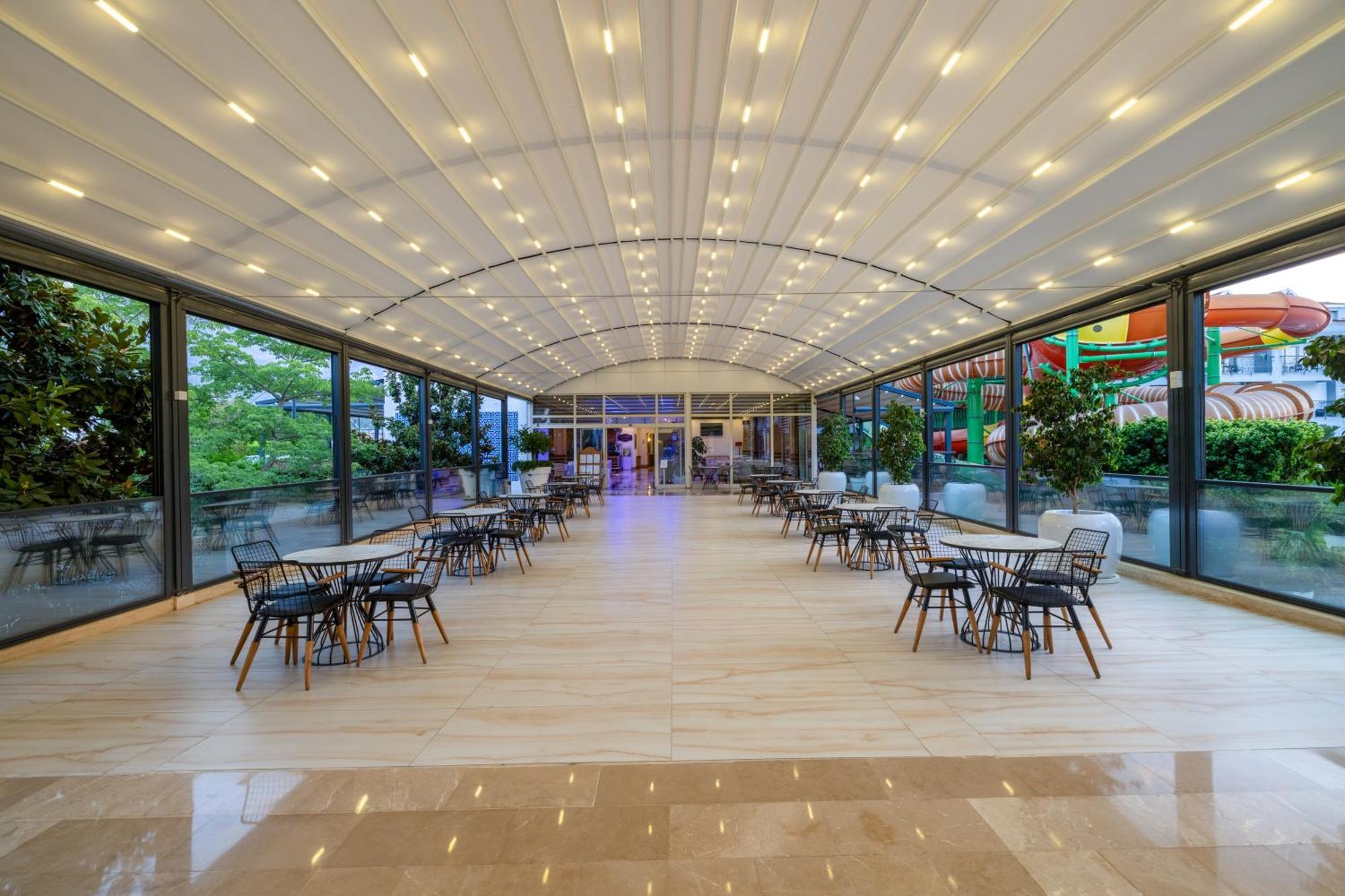 Crystal Aura Beach Resort & Spa Kemer Exterior photo