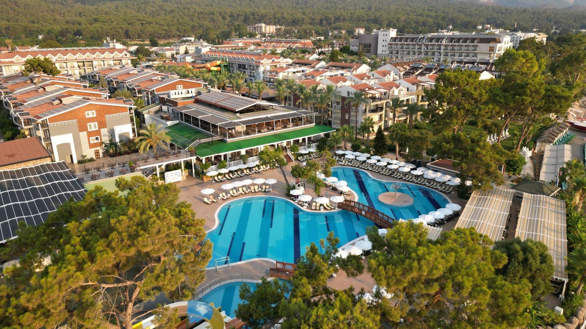 Crystal Aura Beach Resort & Spa Kemer Exterior photo