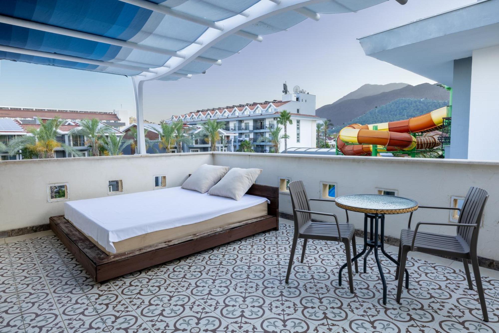 Crystal Aura Beach Resort & Spa Kemer Exterior photo